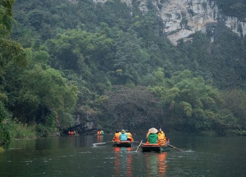 Ninh Binh: The “Halong Bay on Land” Experience 35 Ninh Binh: The “Halong Bay on Land” Experience