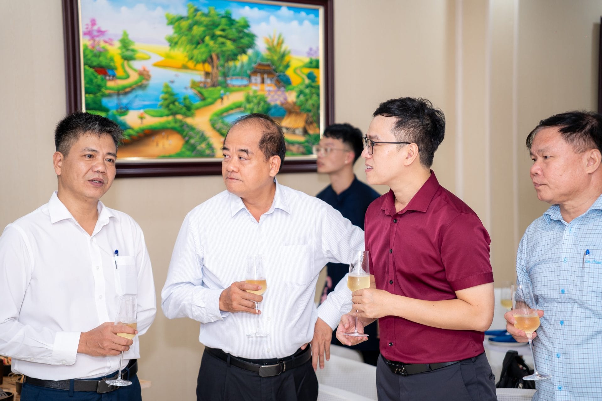 SJourney Receives Strong Support from Vietnam's Tourism and Railway Authorities 5 Sjourney crew team welcome meeting 2