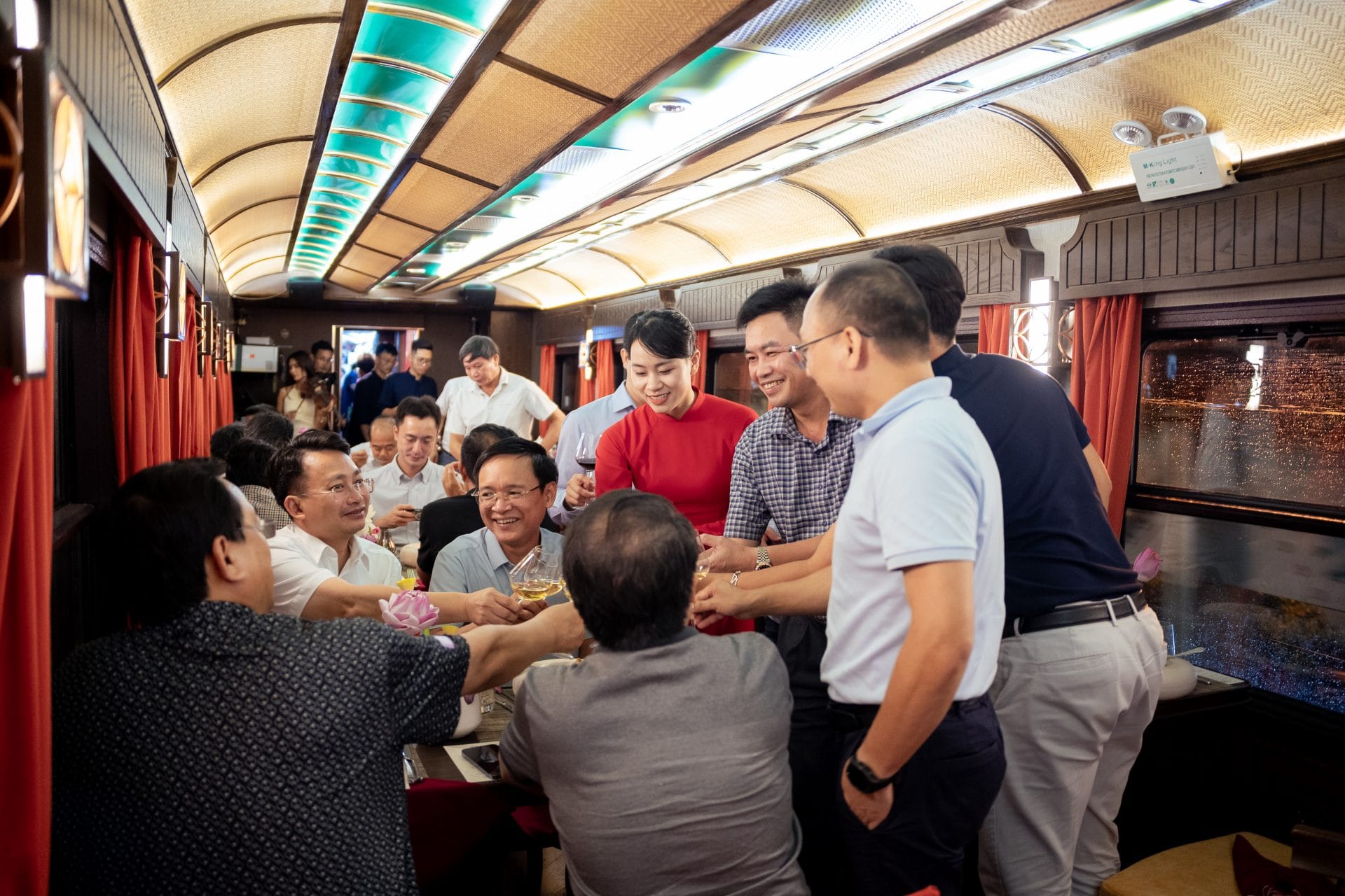 SJourney Receives Strong Support from Vietnam's Tourism and Railway Authorities 9 Sjourney crew team welcome meeting 6