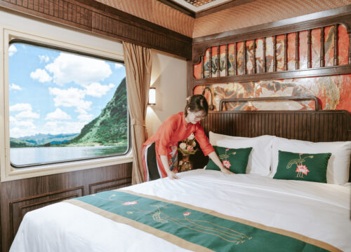 Luxury Train Service in Vietnam: The Art of Hospitality Aboard SJourney 16 Luxury Train Service in Vietnam: The Art of Hospitality Aboard SJourney