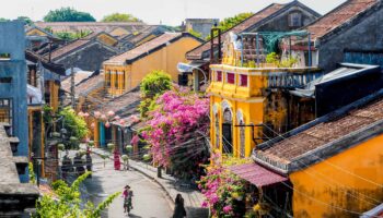 Sjourney 9 <span class="lt-banner-three__subtitle">3 Days 2 Nights</span><span class="tour-name">Whispers of Vietnam</span>