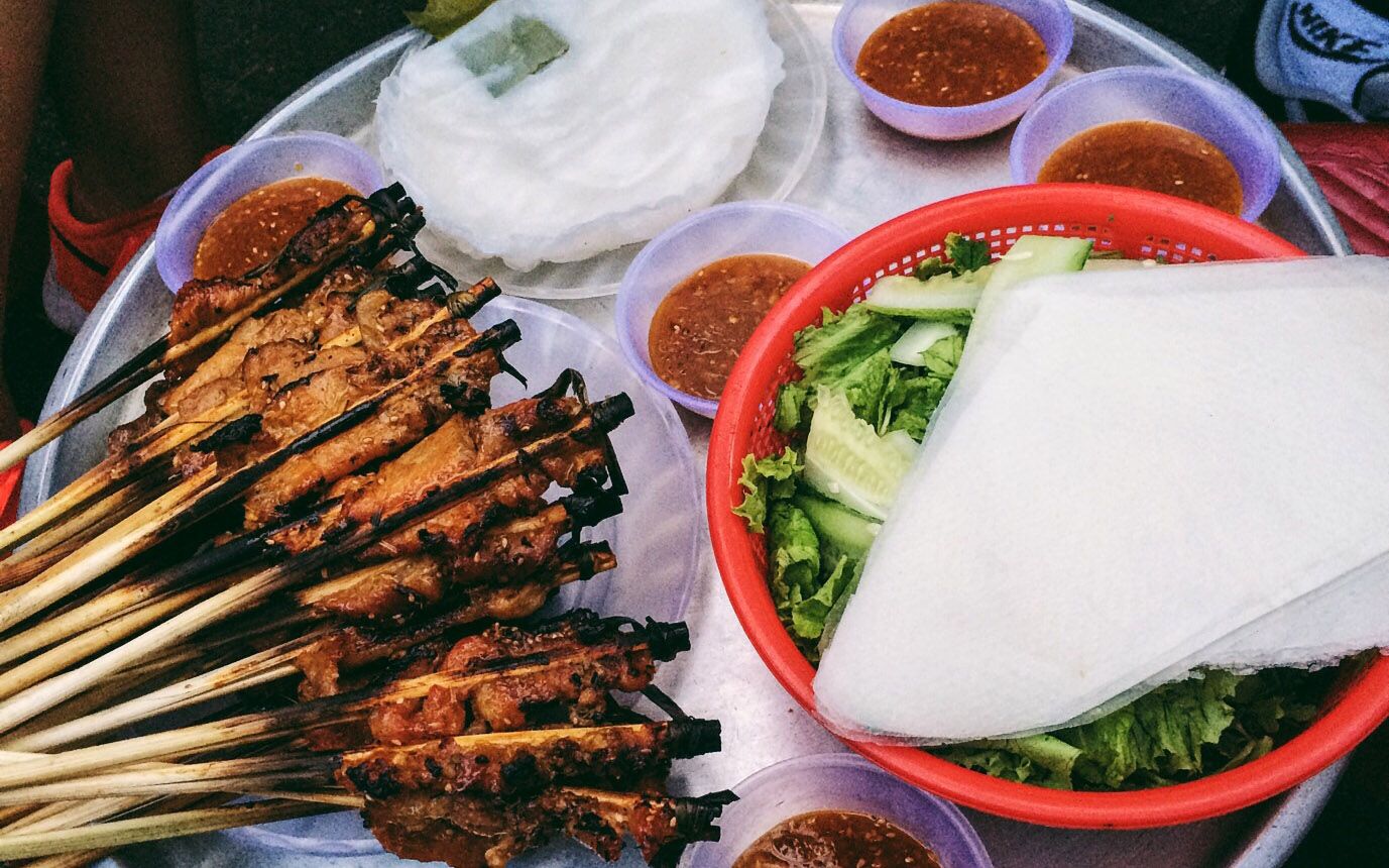 banh uot thit nuong hoi an