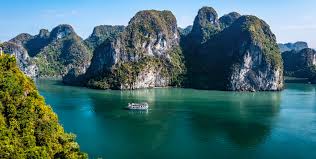 Ha Long Vietnam Weather: Best Time to Visit & Luxury Travel in 2026 1 Ha Long Vietnam Weather: Best Time to Visit & Luxury Travel in 2026