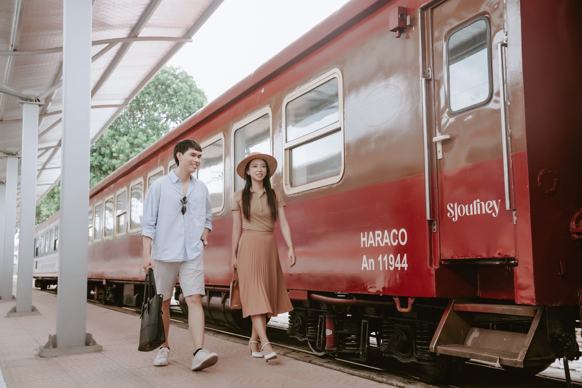 sjourney train customer